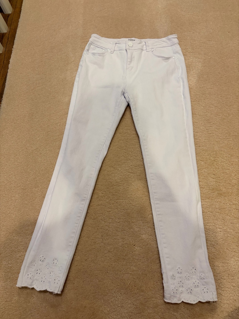 Maddie Ziegler Maddie Style White Denim Skinny Jeans